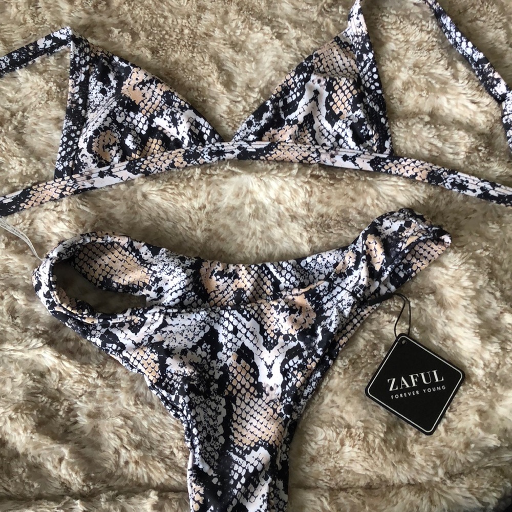 Soldout New with tag Zaful bathing suit